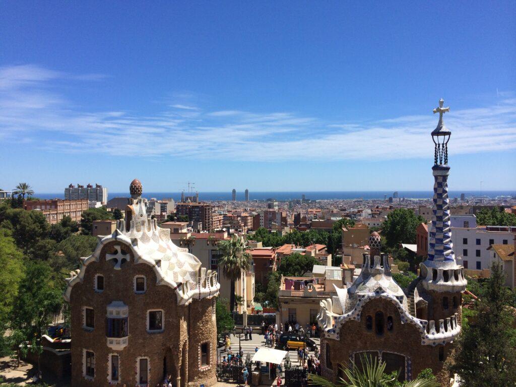 10 motivos para visitar Barcelonaparc_guell_arq